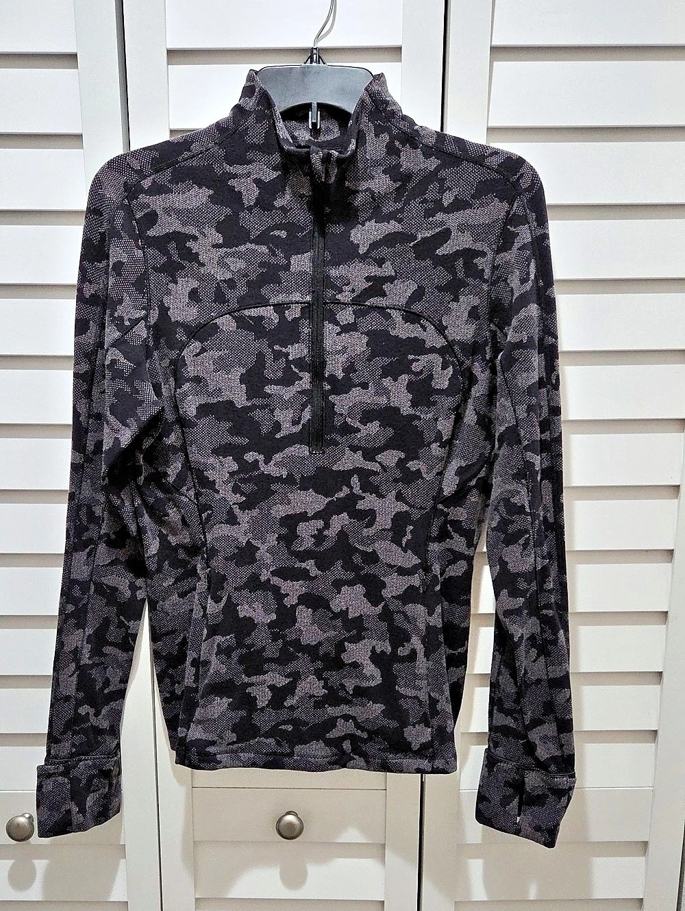 Lululemon Outrun the Elements 1/2 Zip Camo Top Size 12